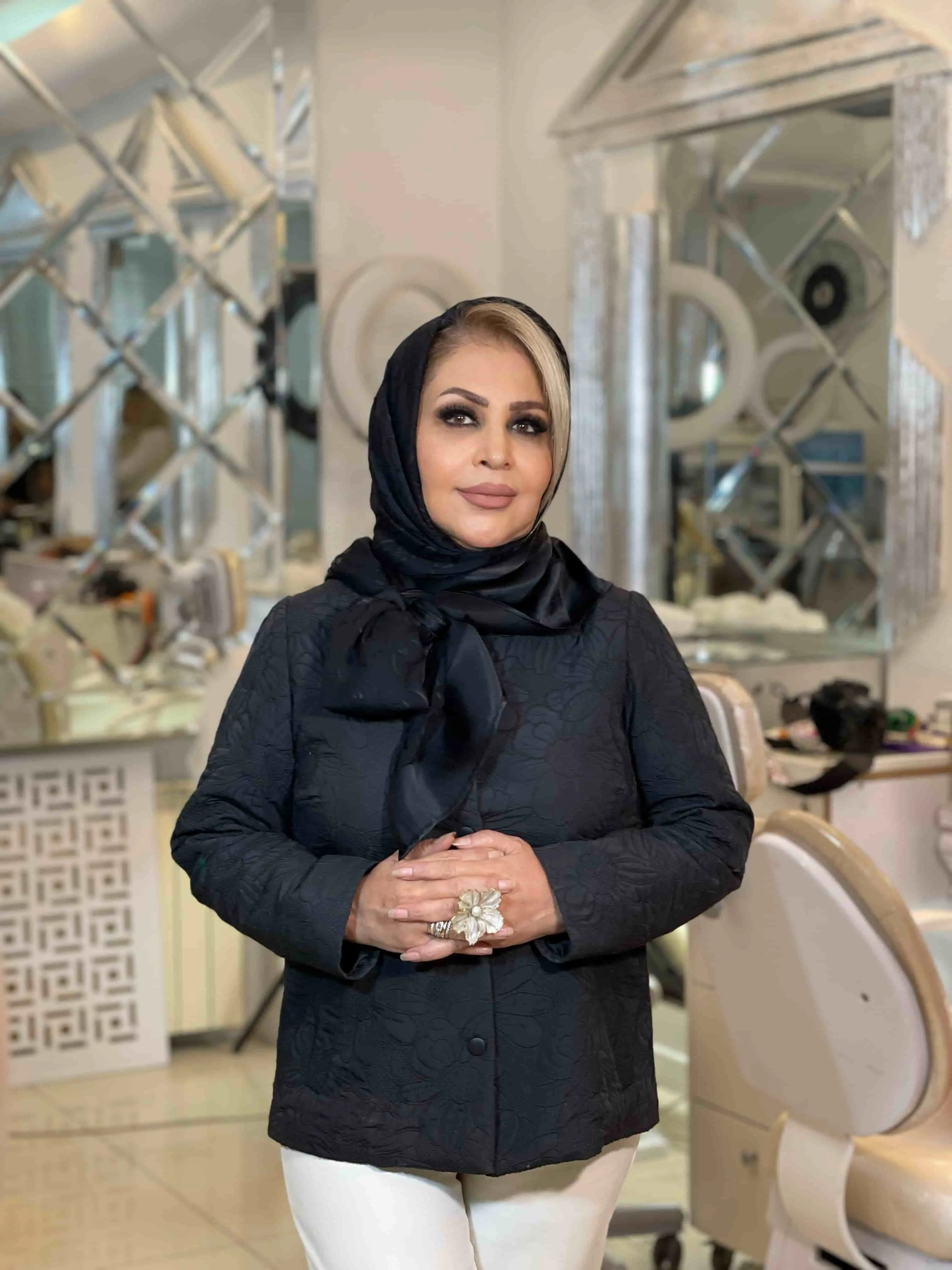 سالن زیبایی مونا