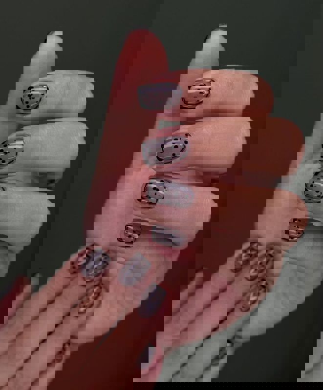 کاشت و ترمیم ناخن